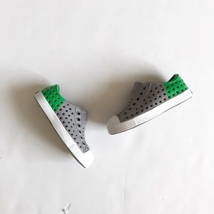 Native gray/green Jefferson shoes EUC size 5